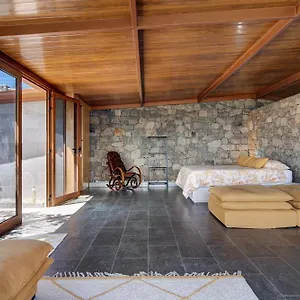 https://la-casita-de-la-orilla-de-peate.in-canary-islands.com